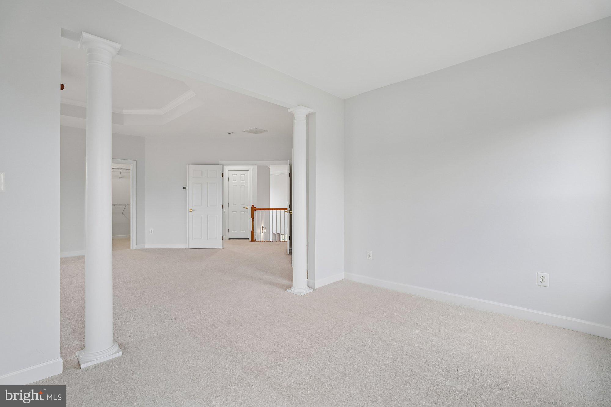 PARADISE MANOR - Residential