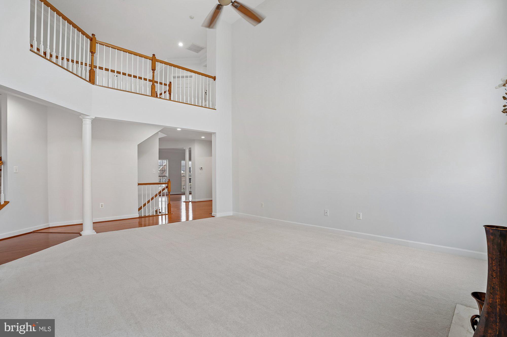 PARADISE MANOR - Residential