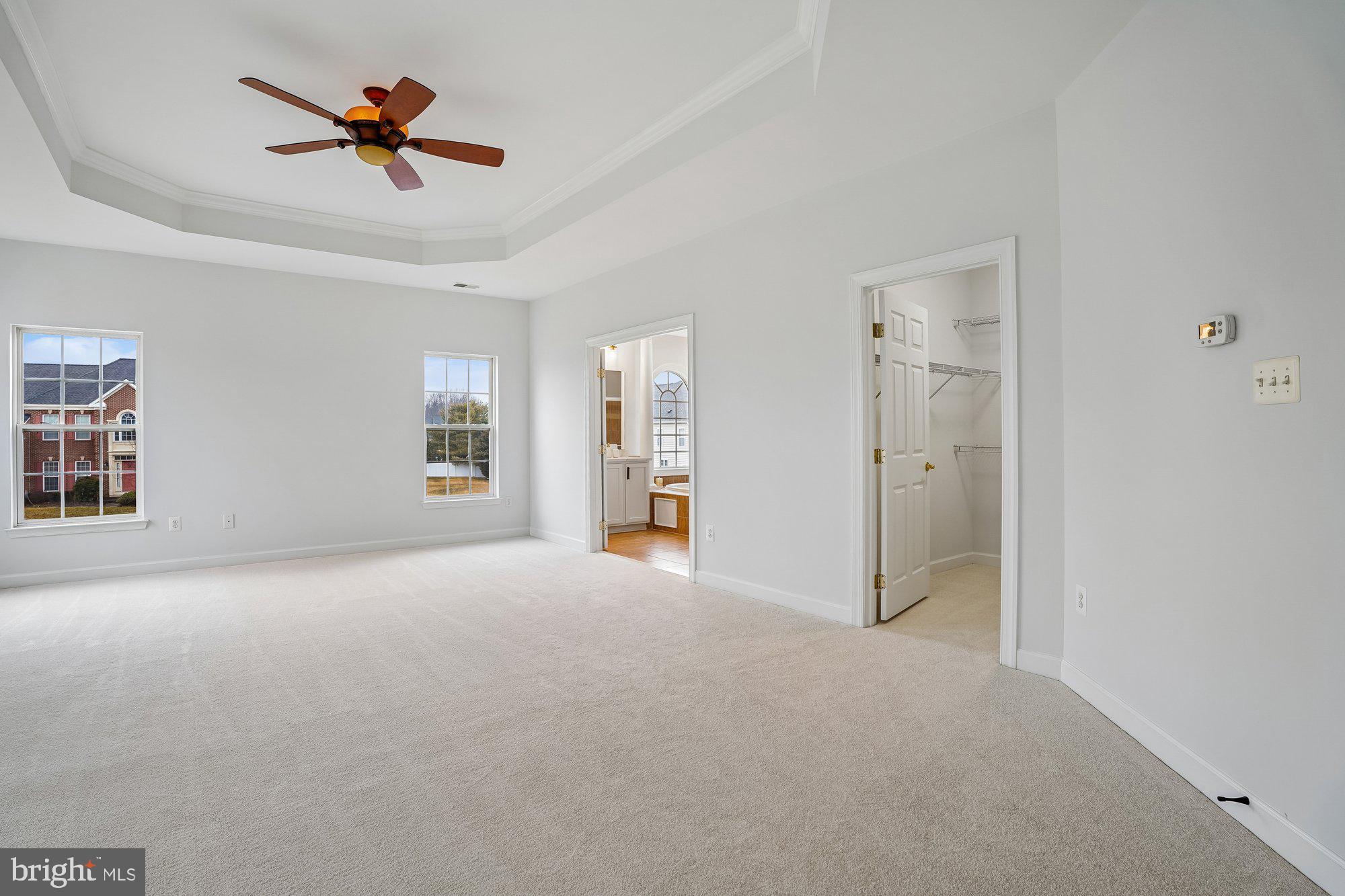 PARADISE MANOR - Residential