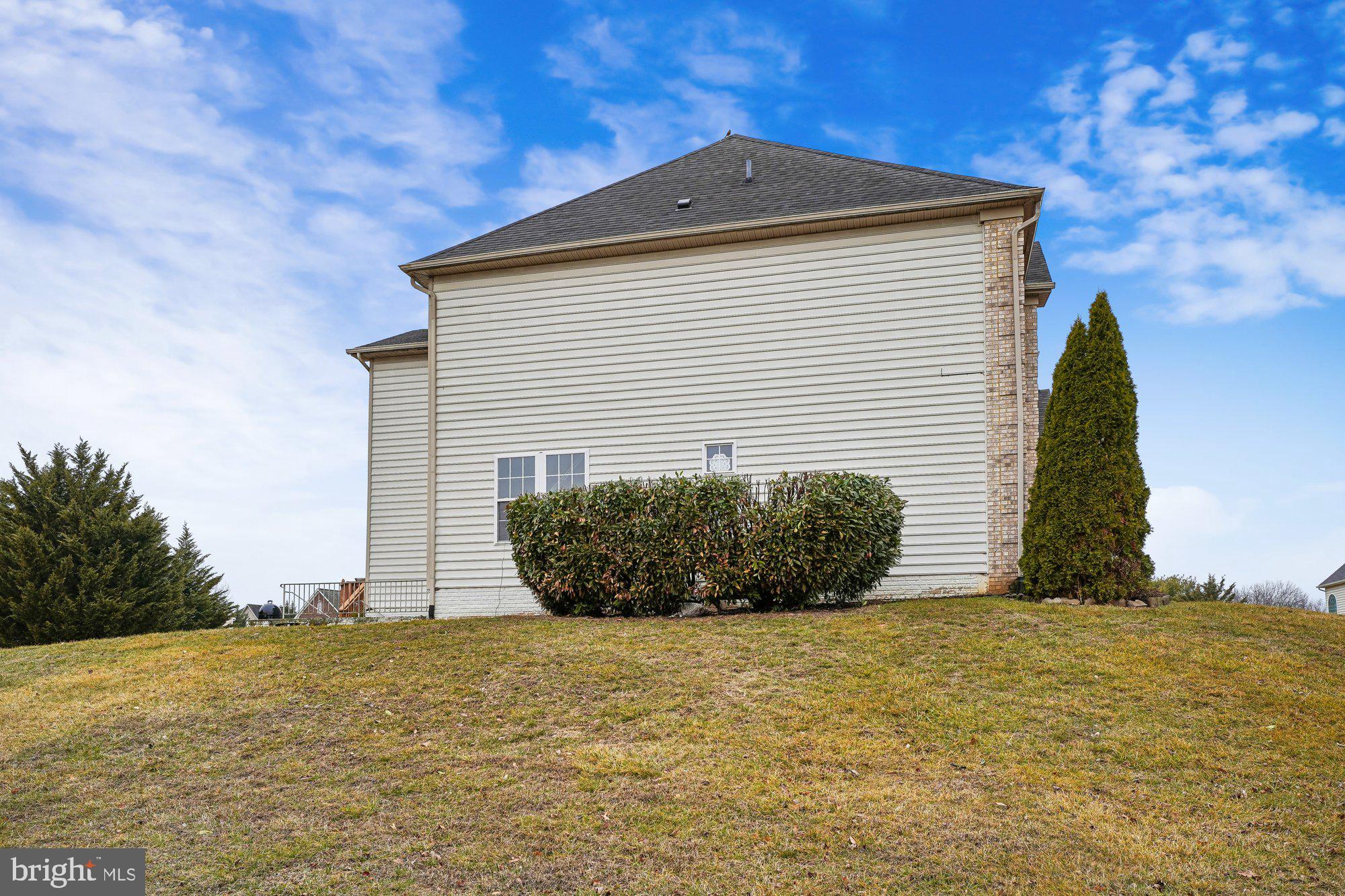 PARADISE MANOR - Residential