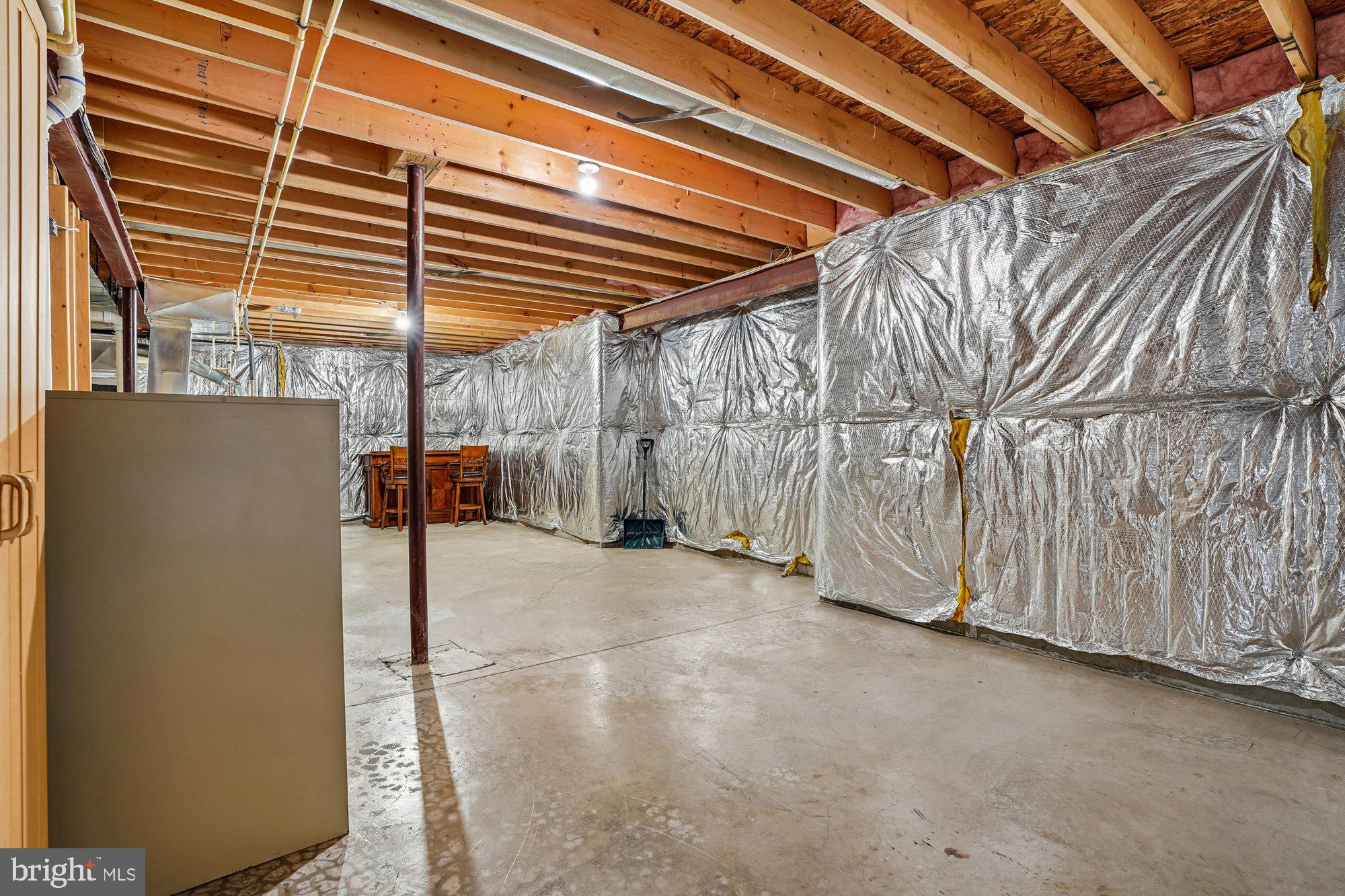 PARADISE MANOR - Residential