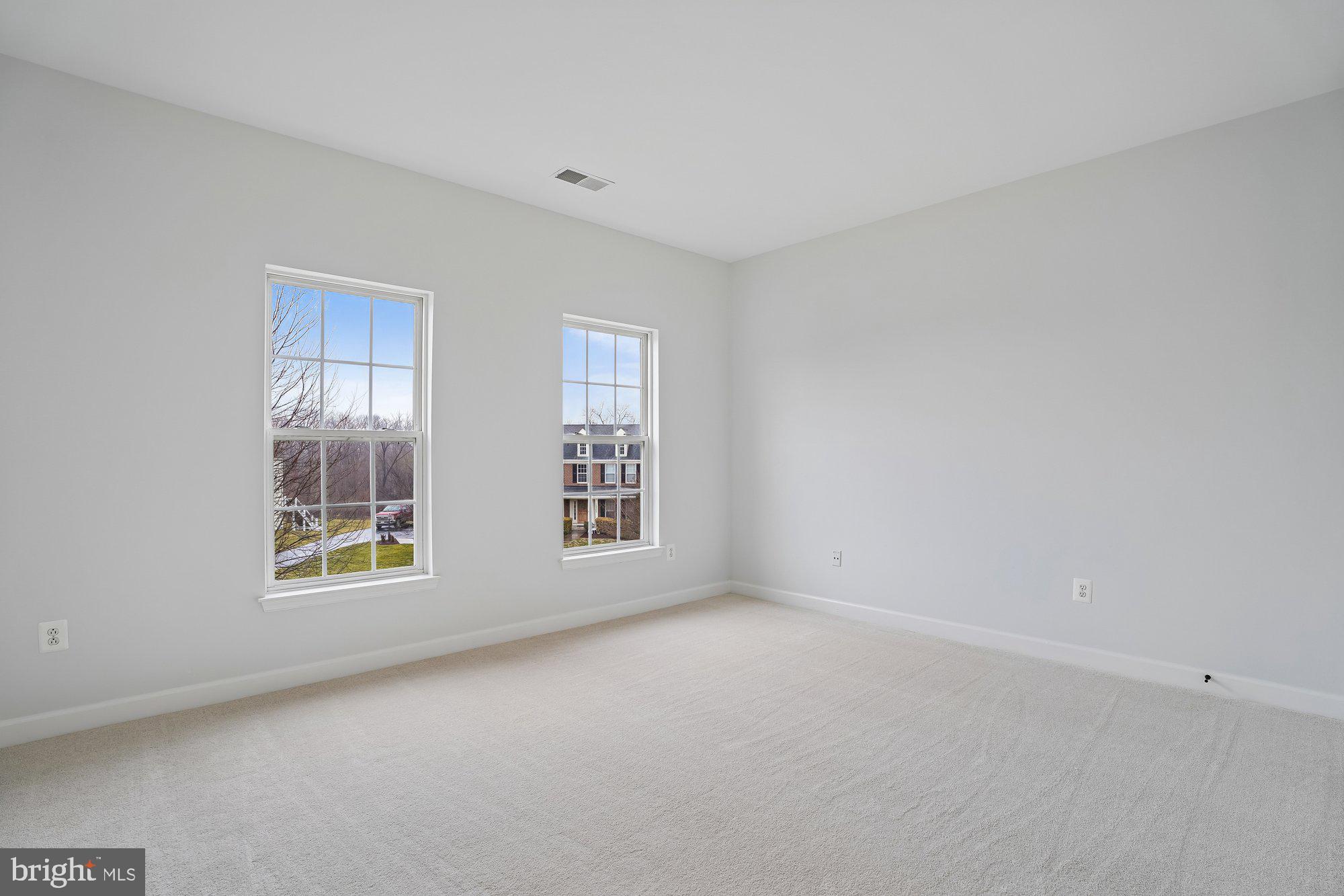 PARADISE MANOR - Residential