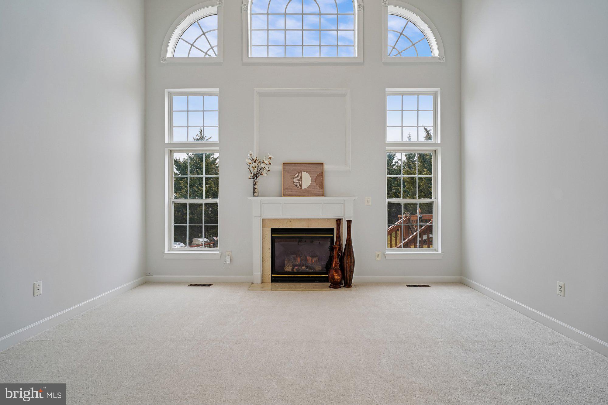 PARADISE MANOR - Residential