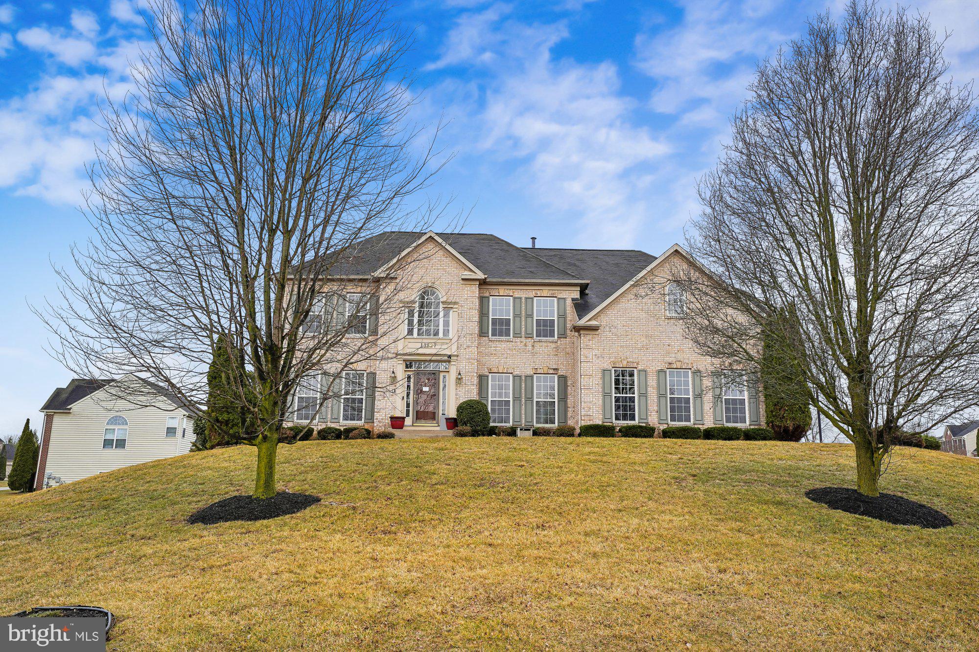 PARADISE MANOR - Residential