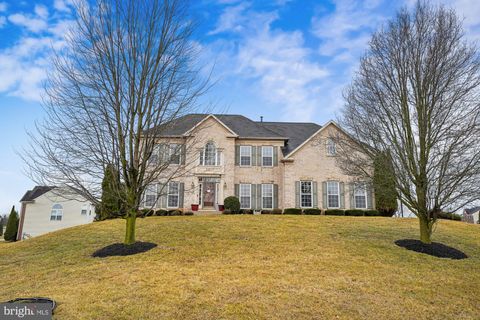 Photo of 13827 Kialani Drive, HAGERSTOWN, MD 21742 (MLS # MDWA2034852)