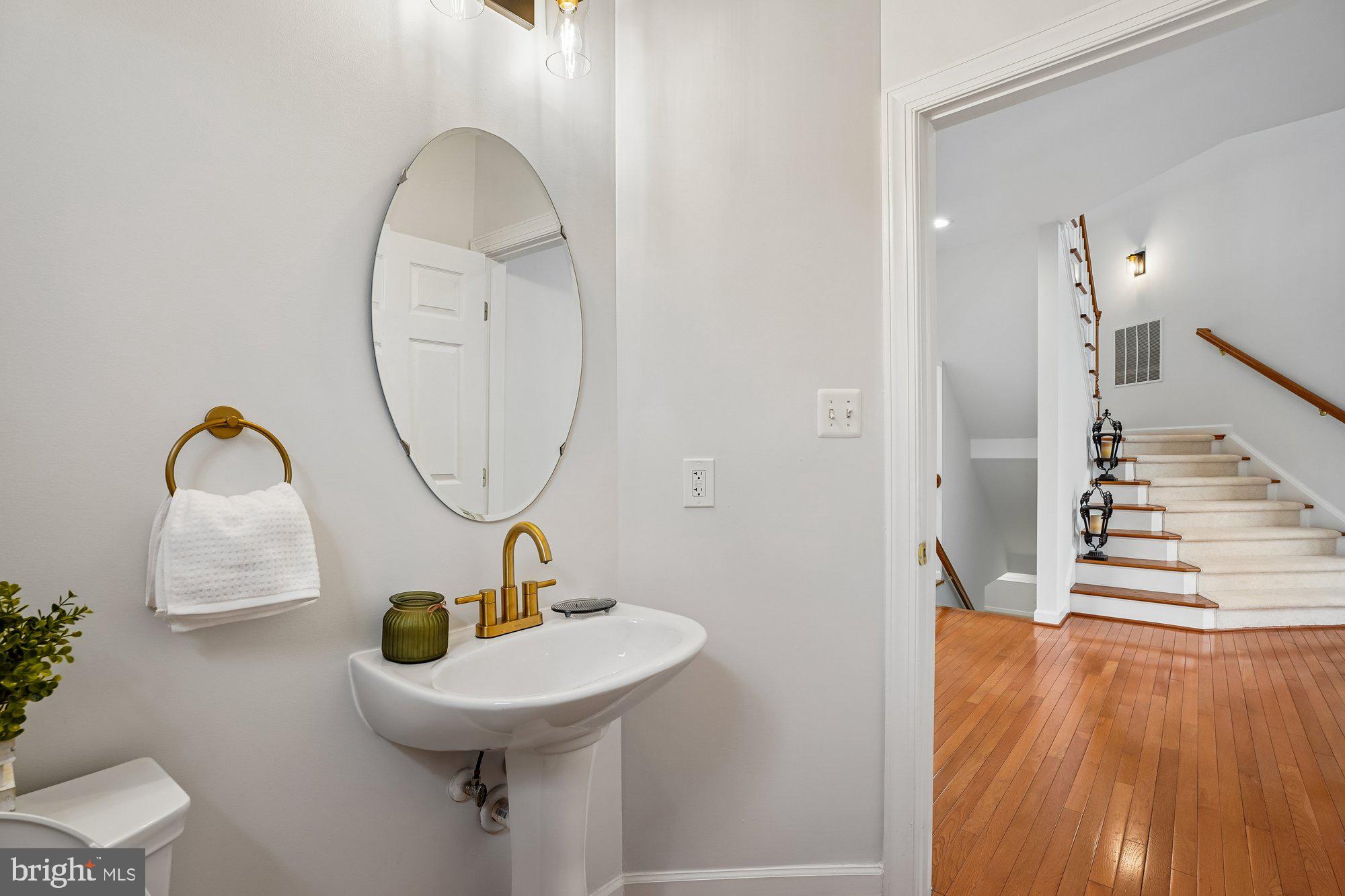 PARADISE MANOR - Residential