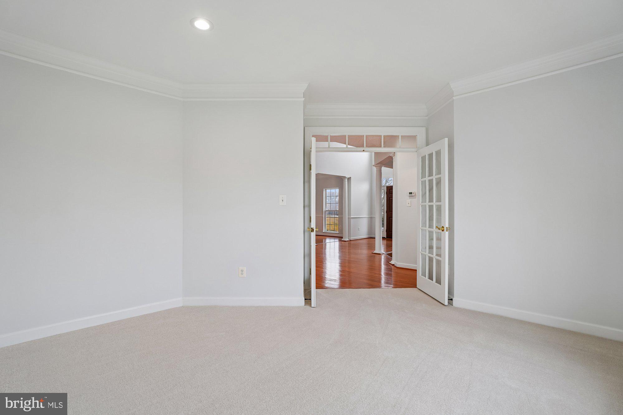 PARADISE MANOR - Residential