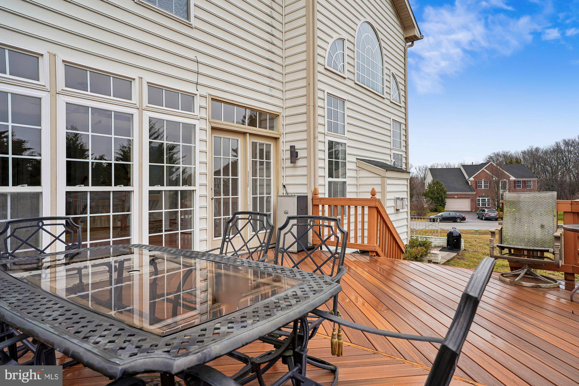 PARADISE MANOR - Residential