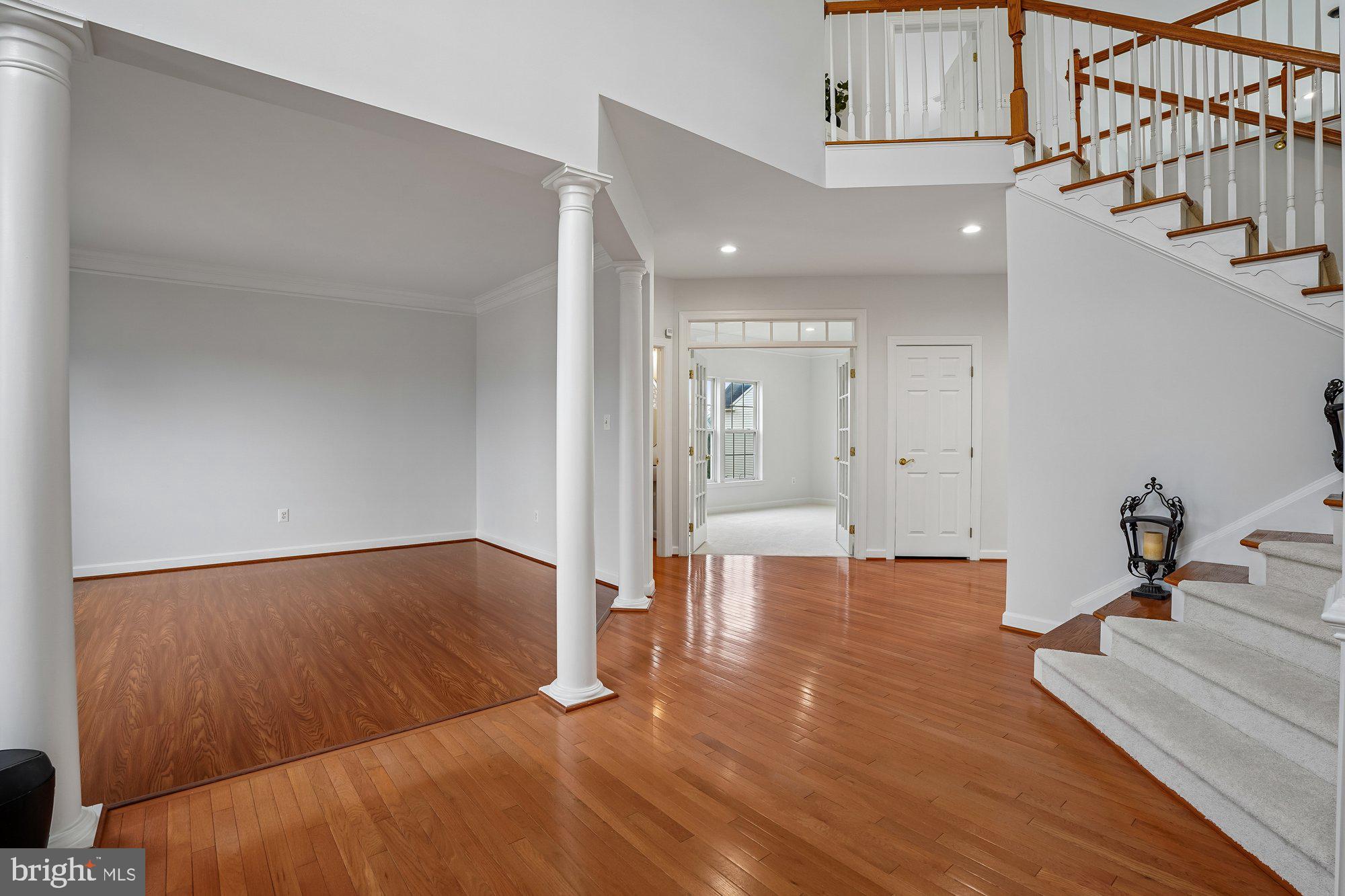 PARADISE MANOR - Residential