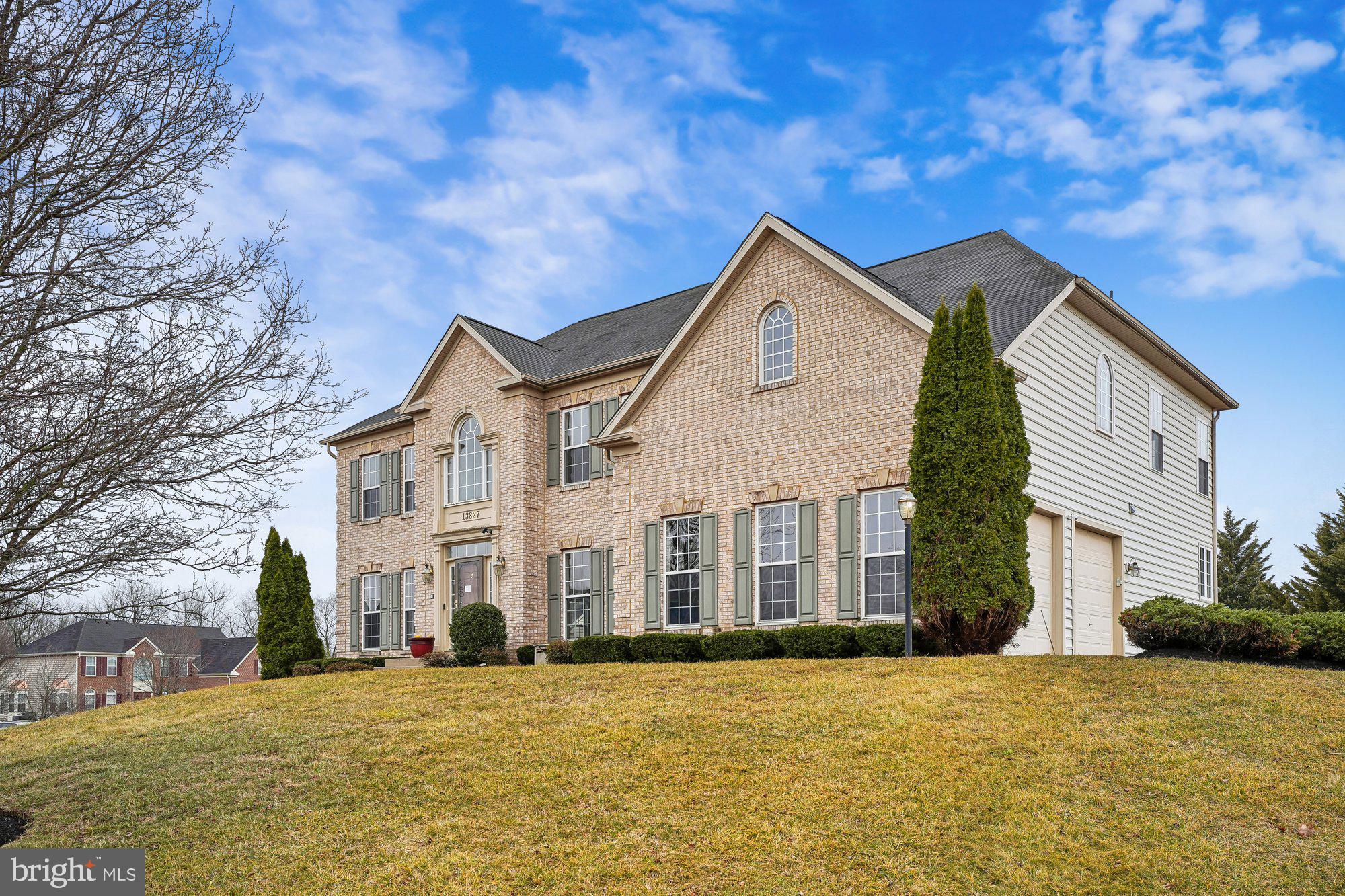 PARADISE MANOR - Residential