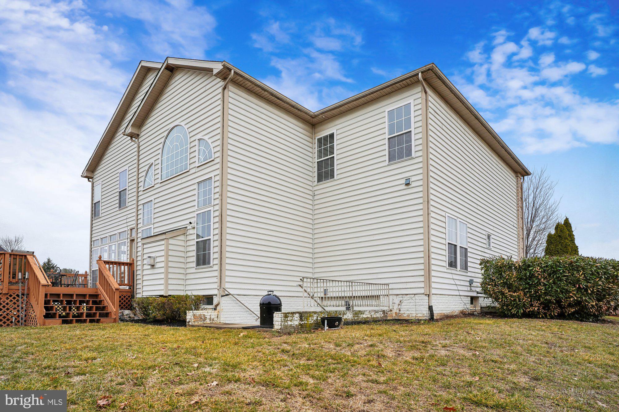 PARADISE MANOR - Residential