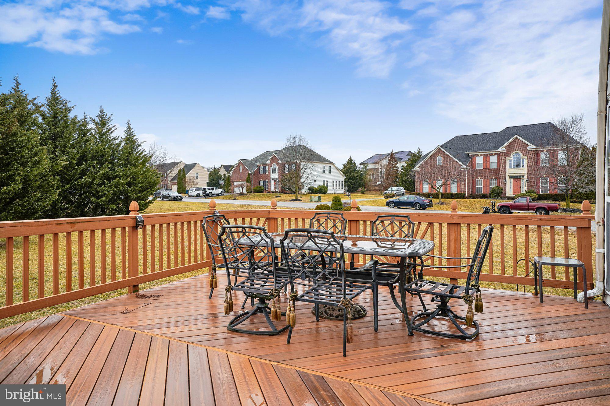 PARADISE MANOR - Residential