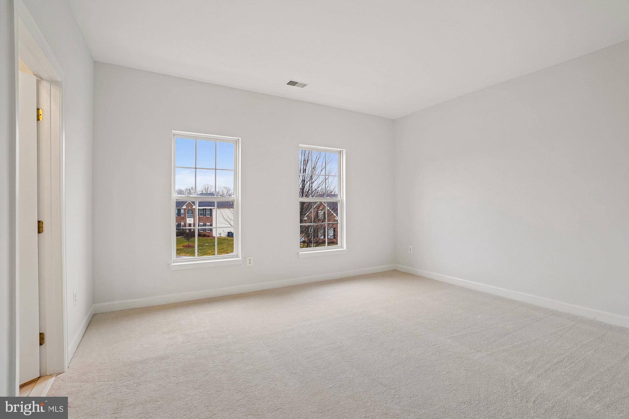 PARADISE MANOR - Residential