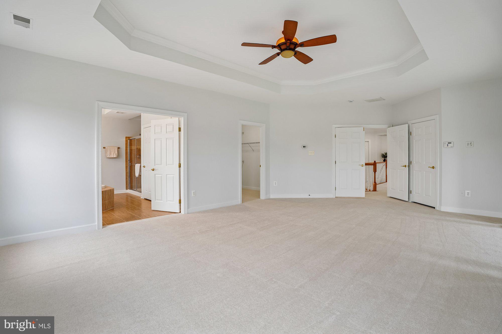 PARADISE MANOR - Residential