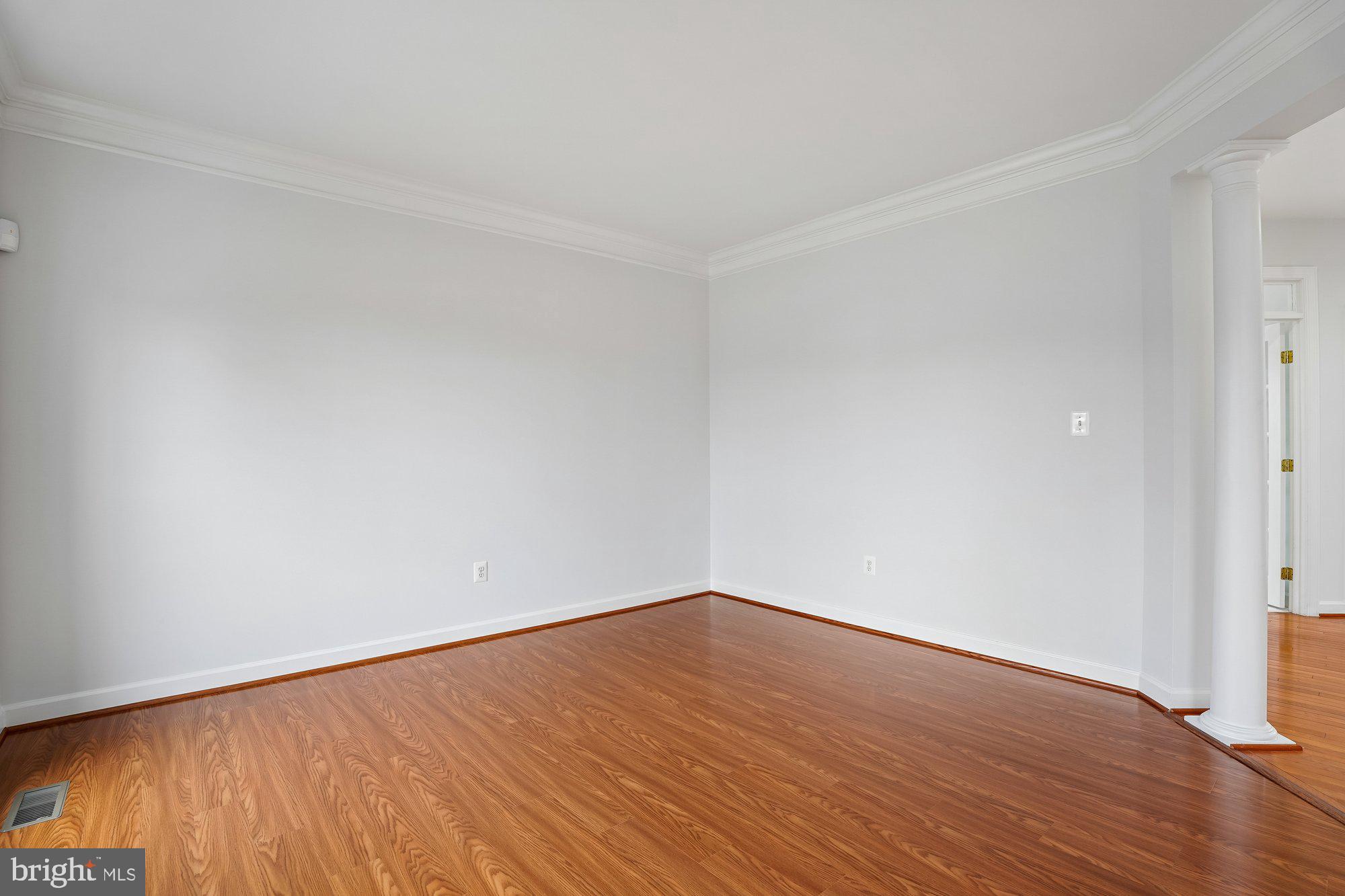 PARADISE MANOR - Residential