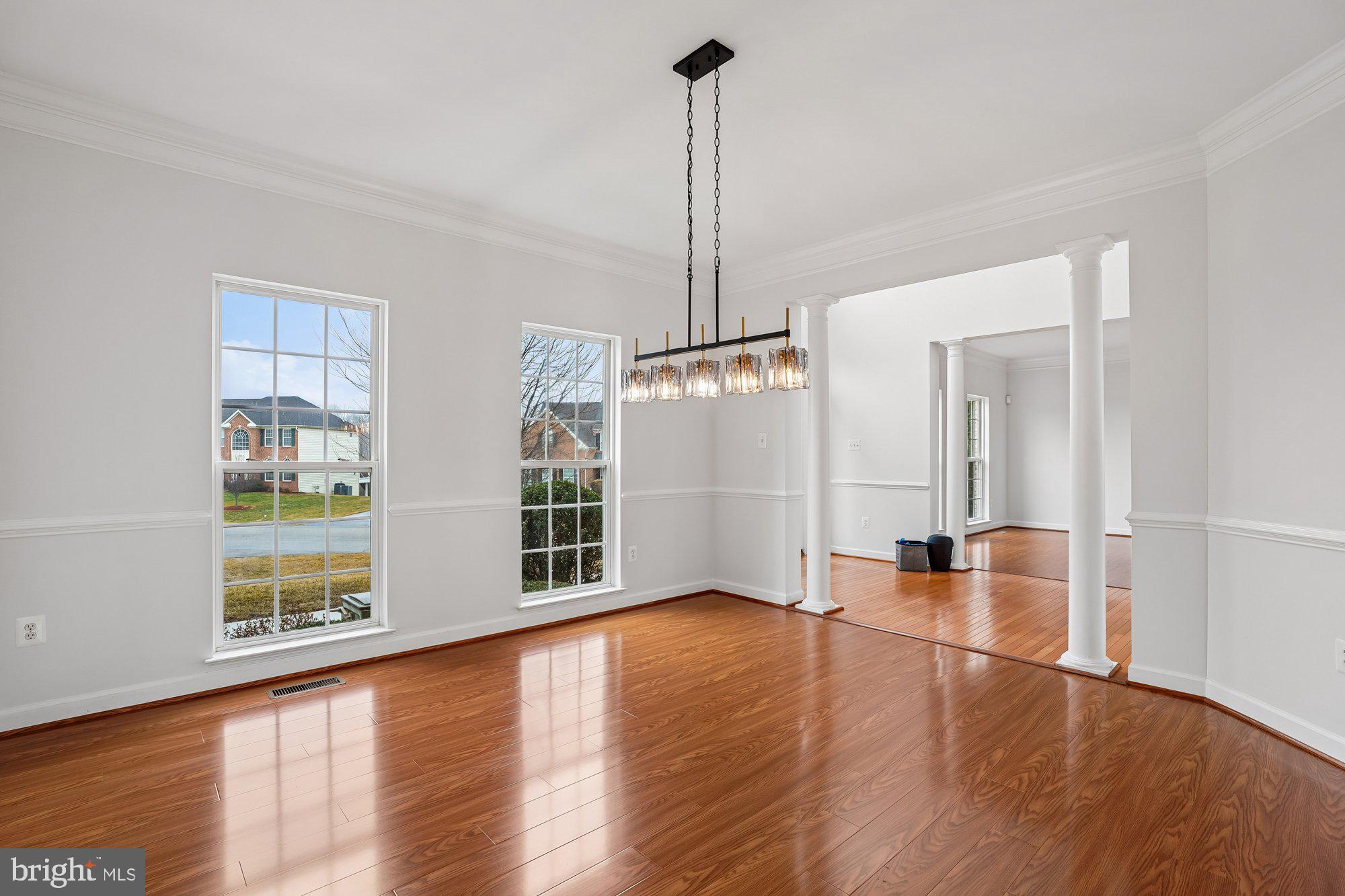 PARADISE MANOR - Residential