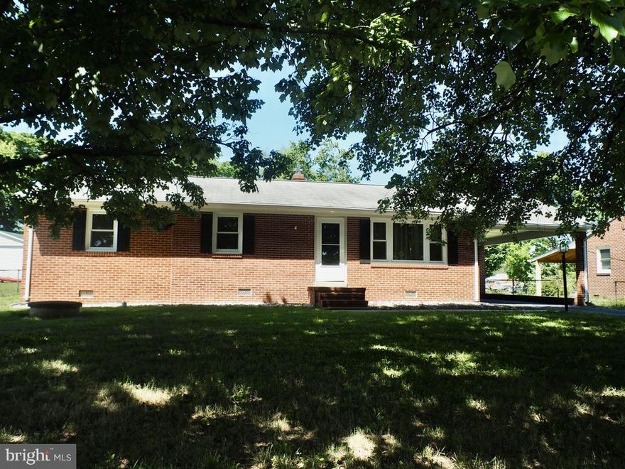 REDUCED!!!!Location, Location… This adorable 3bedroom, all brick home, has that and much more. One level living, wrap around deck, great size, fenced yard, attached carport, beautiful updated bathrooms, wood burning fireplace in family room, living room/study as you walk in, home has been freshly painted. Close to schools, shopping, dining, downtown & I-95. Recently renovated (appliances ‘20/22, washer/dryer ‘19, windows ‘20/21,  carpets ‘19, bathrooms ‘19, HVAC ‘09, roof ‘07/08).