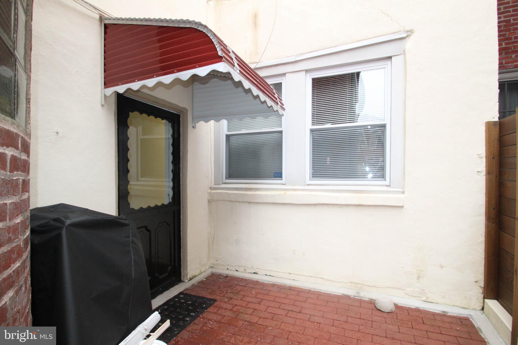 QUEEN VILLAGE - Residential Lease