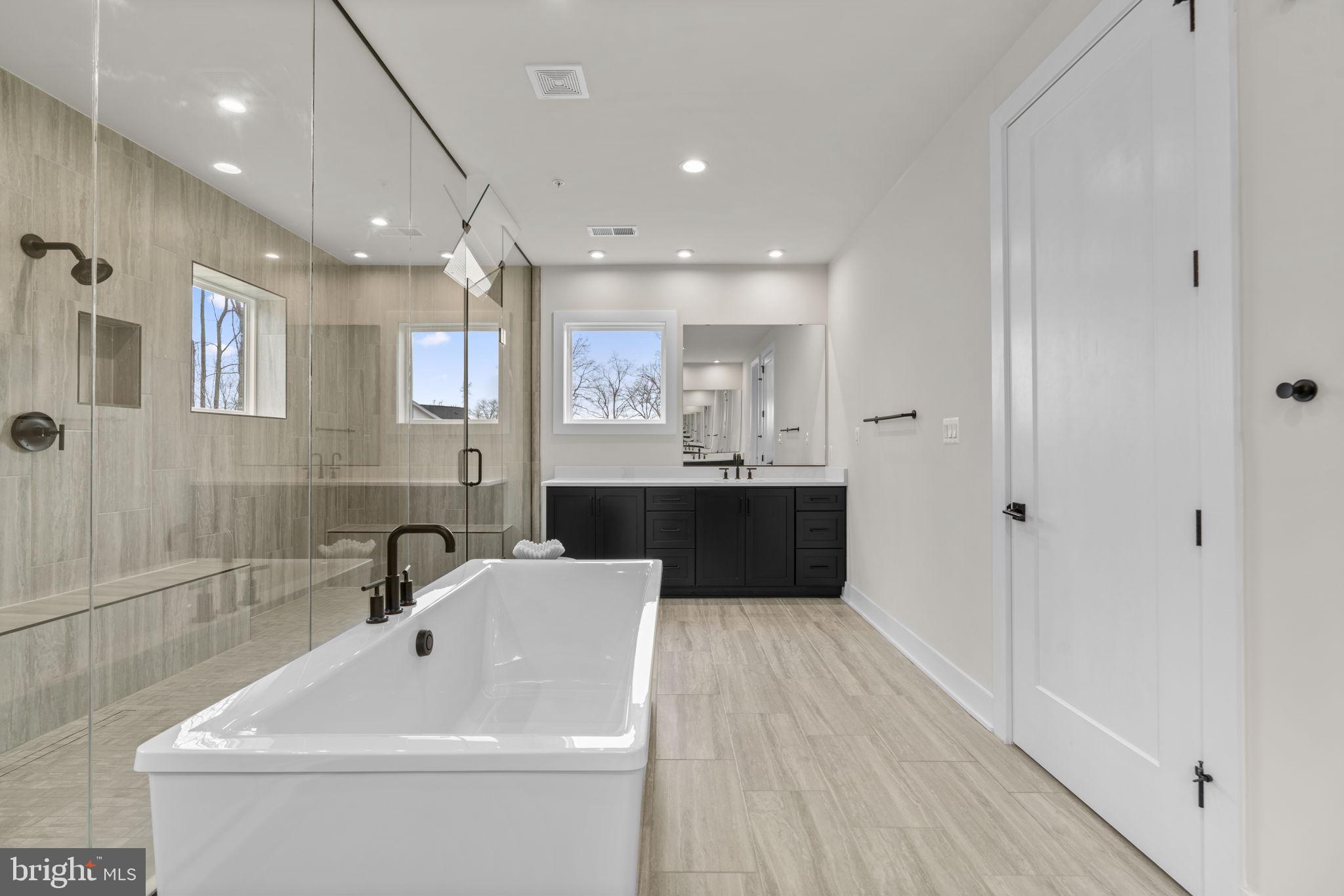 KINGSLEY WOODS - Residential