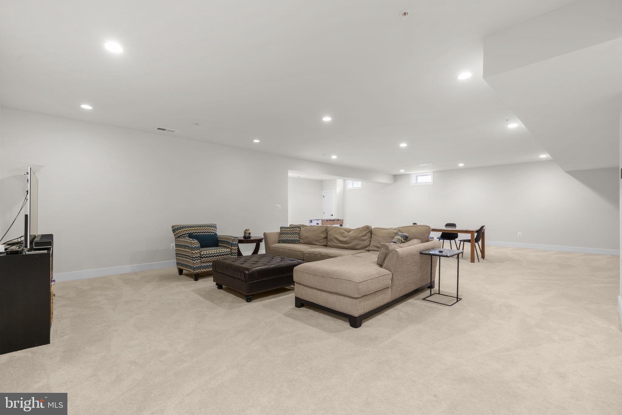 KINGSLEY WOODS - Residential