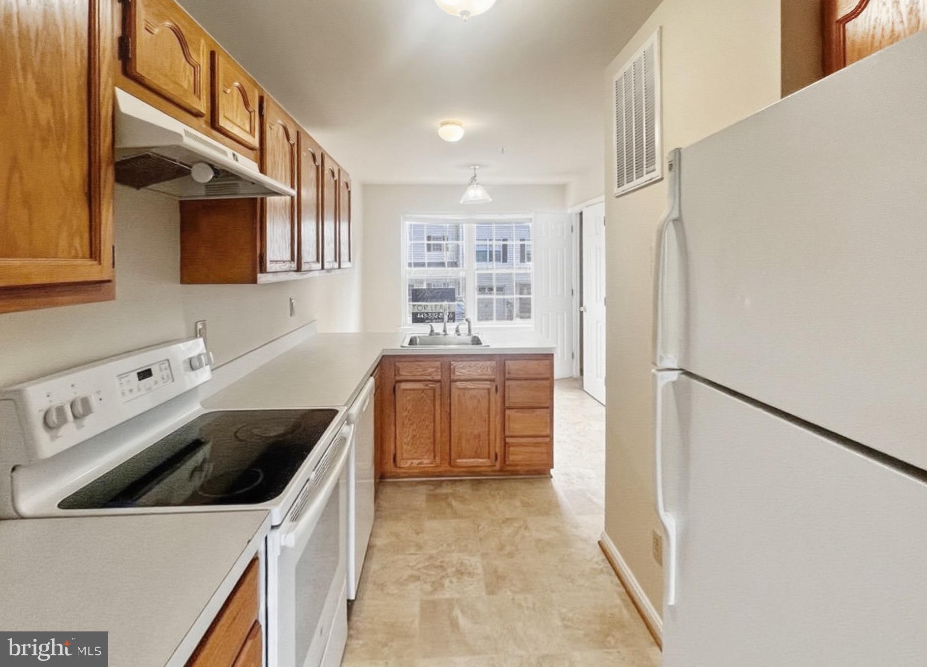 CAPTAINS QUARTER CONDOMINIUM - Residential Lease