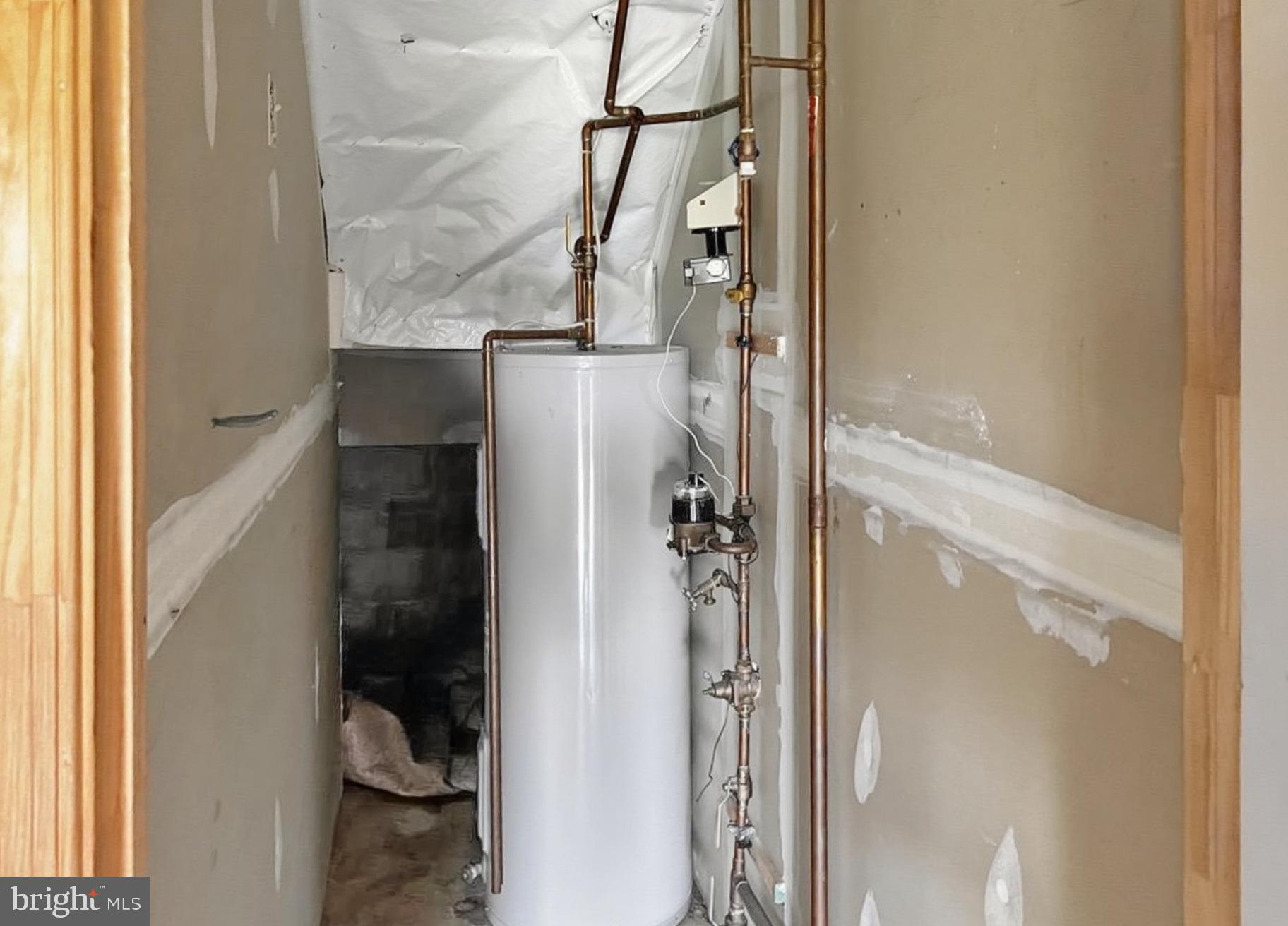 CAPTAINS QUARTER CONDOMINIUM - Residential Lease