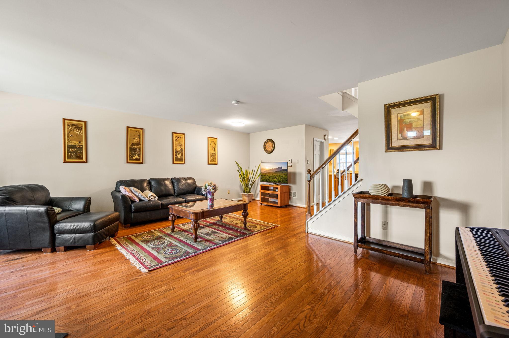 2410 MALLARD LANE