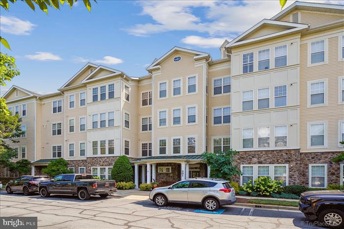 301 HIGH GABLES DRIVE 305