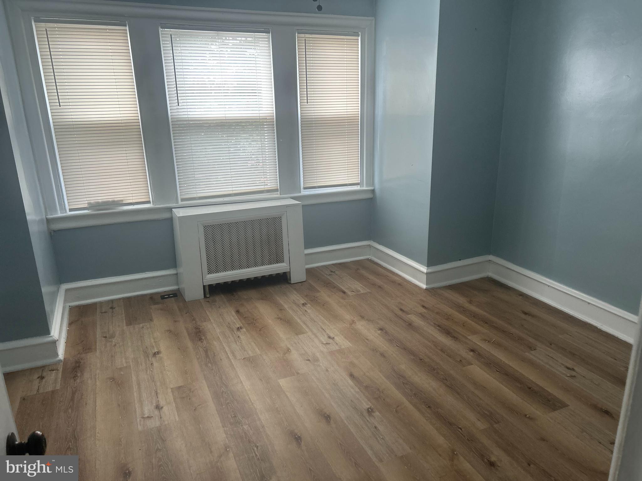 LAWNDALE - Residential