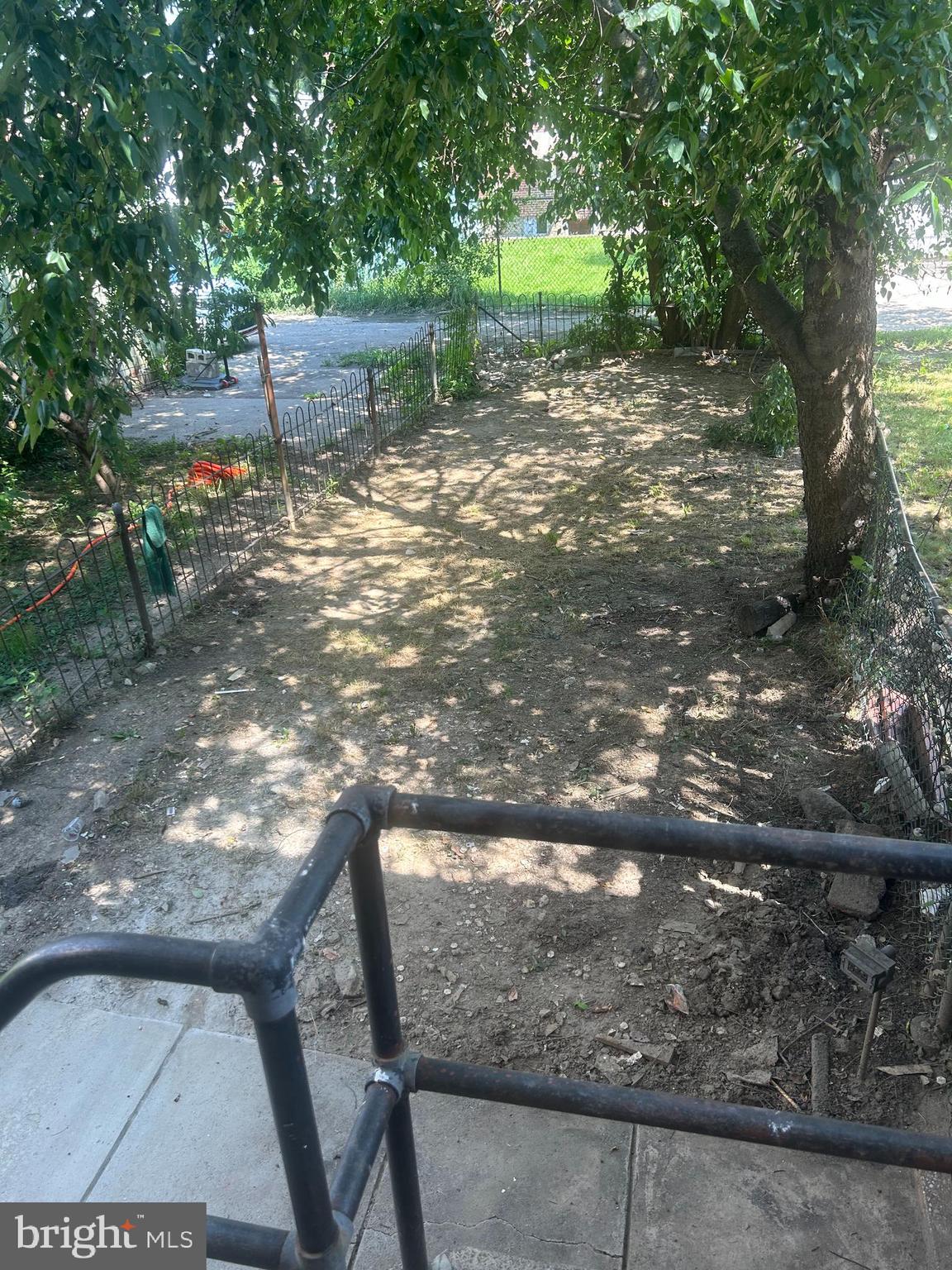 LAWNDALE - Residential