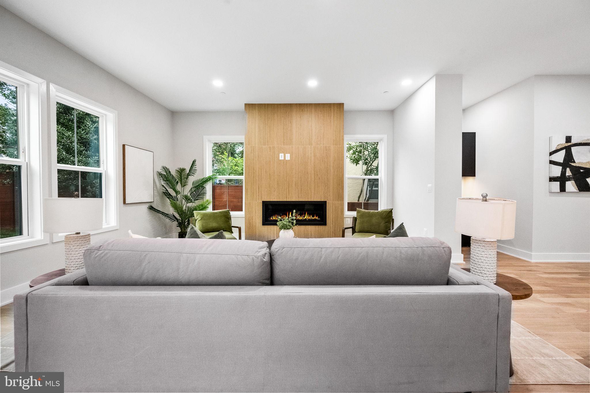 CHEVY CHASE - Residential