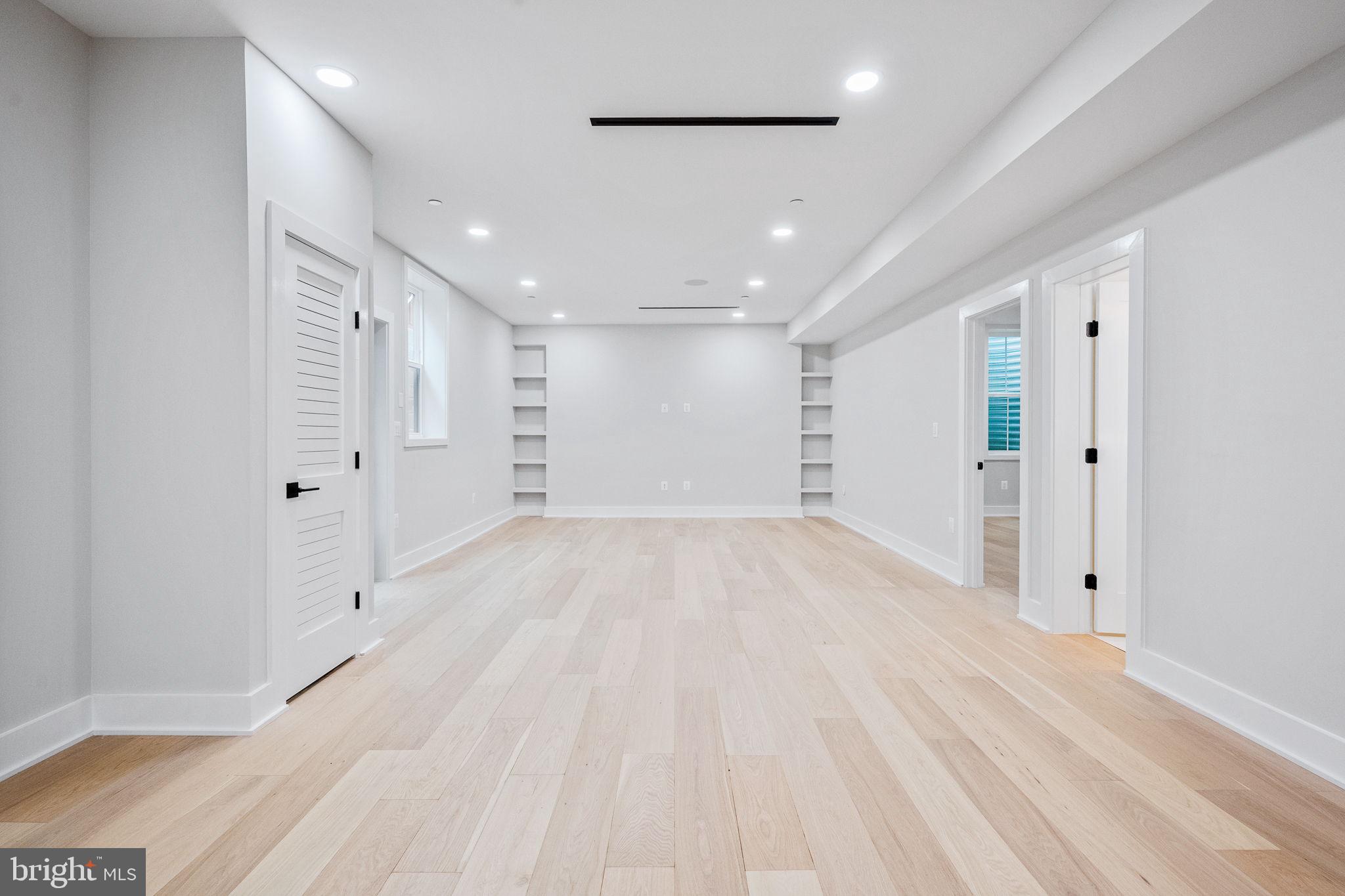 CHEVY CHASE - Residential