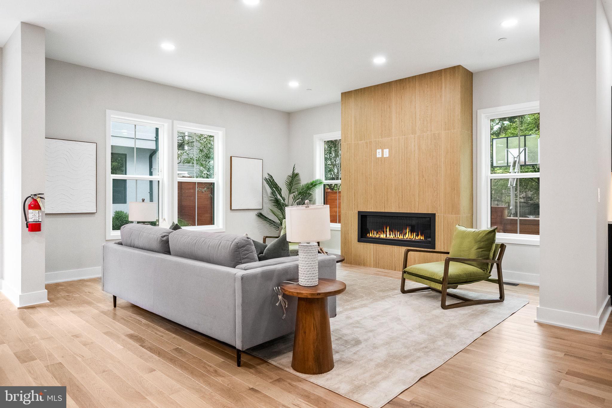 CHEVY CHASE - Residential