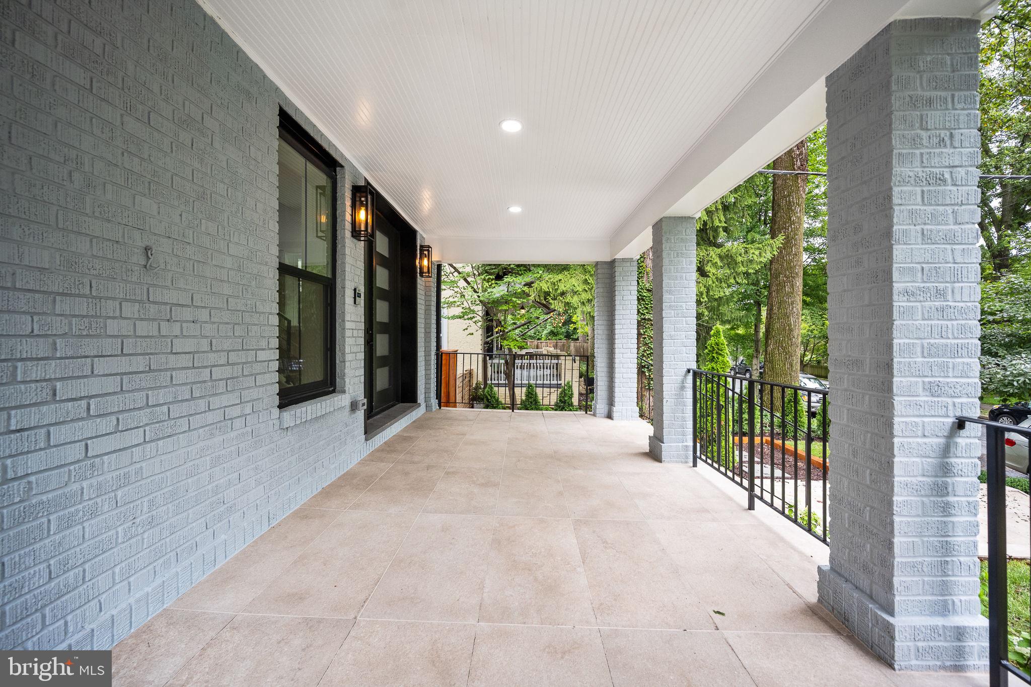 3711 LIVINGSTON STREET NW
