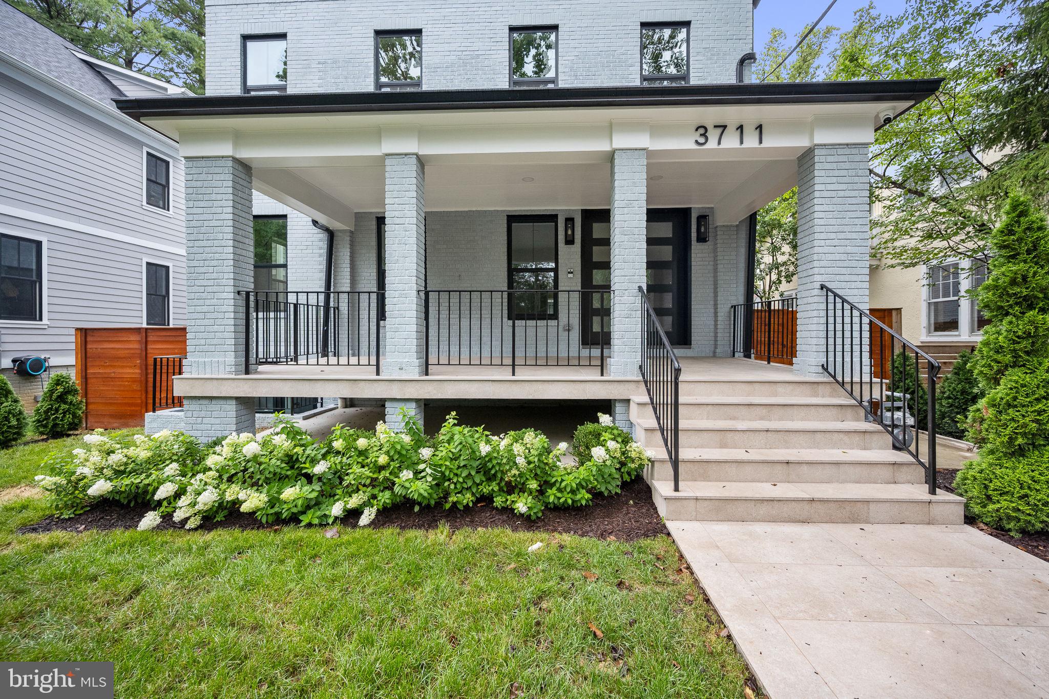 3711 LIVINGSTON STREET NW