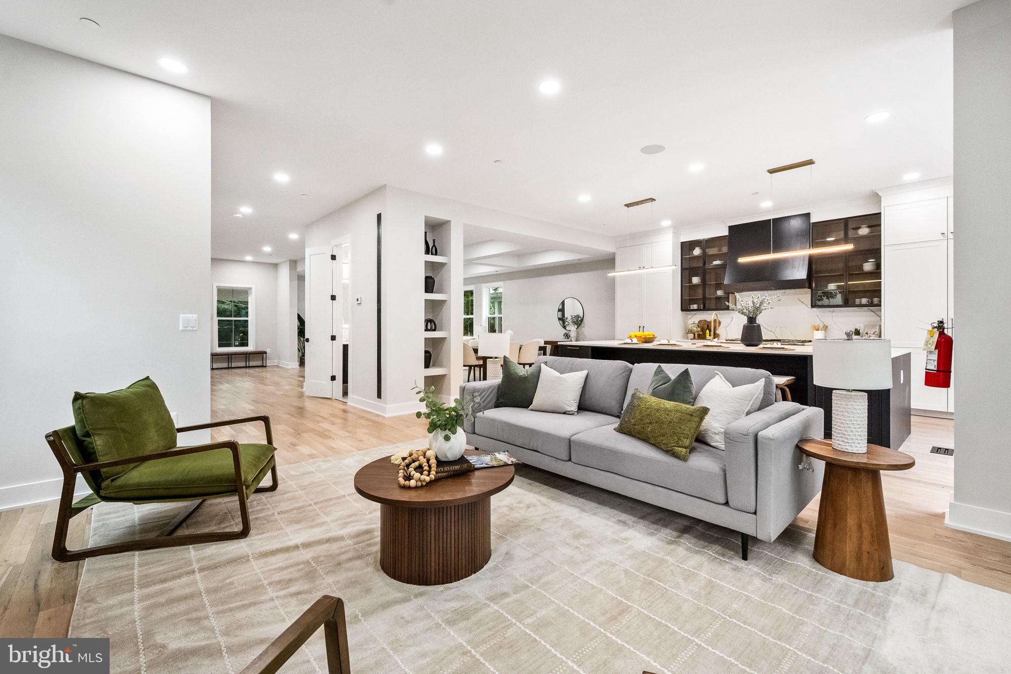 CHEVY CHASE - Residential
