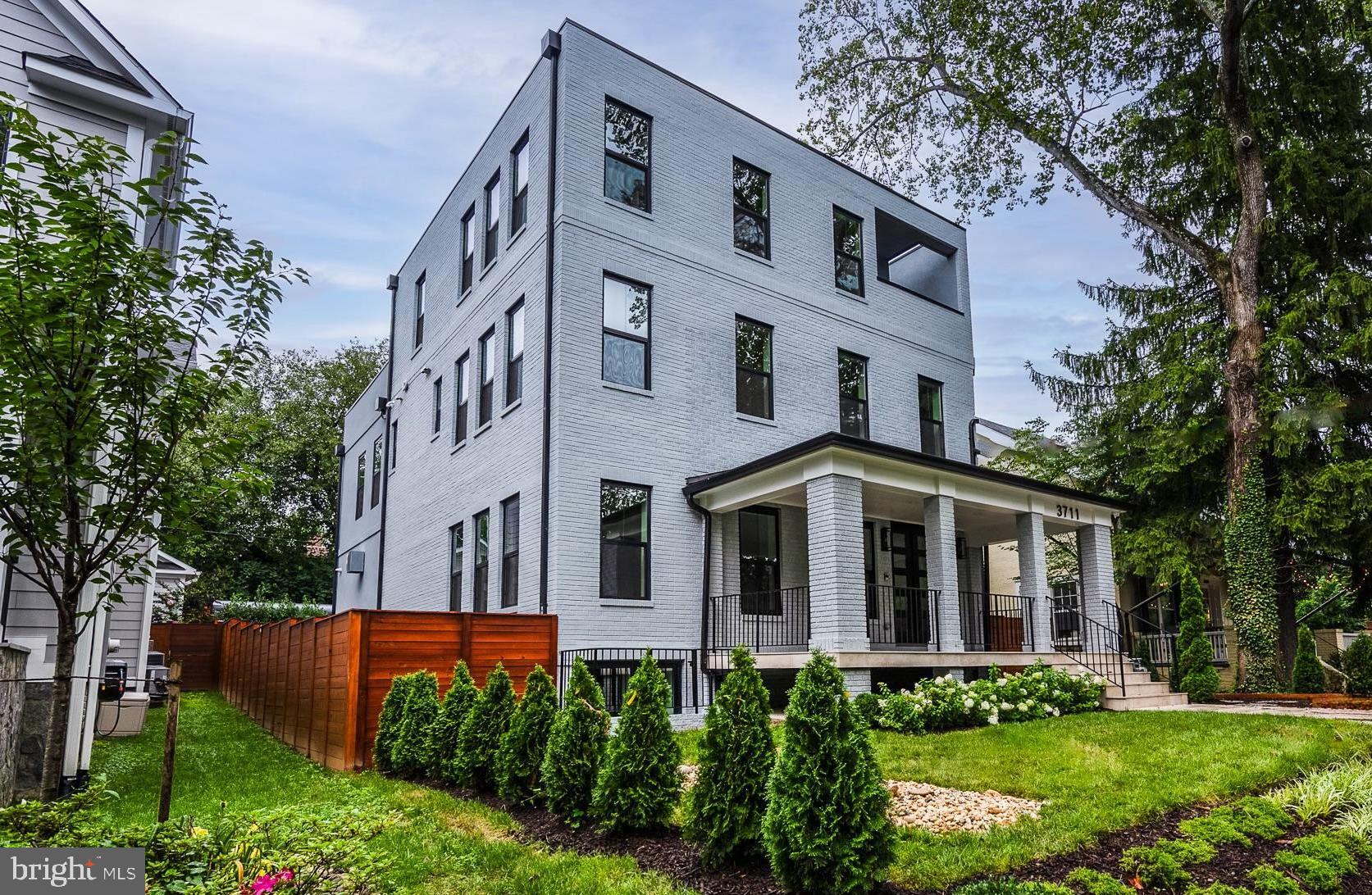 3711 LIVINGSTON STREET NW