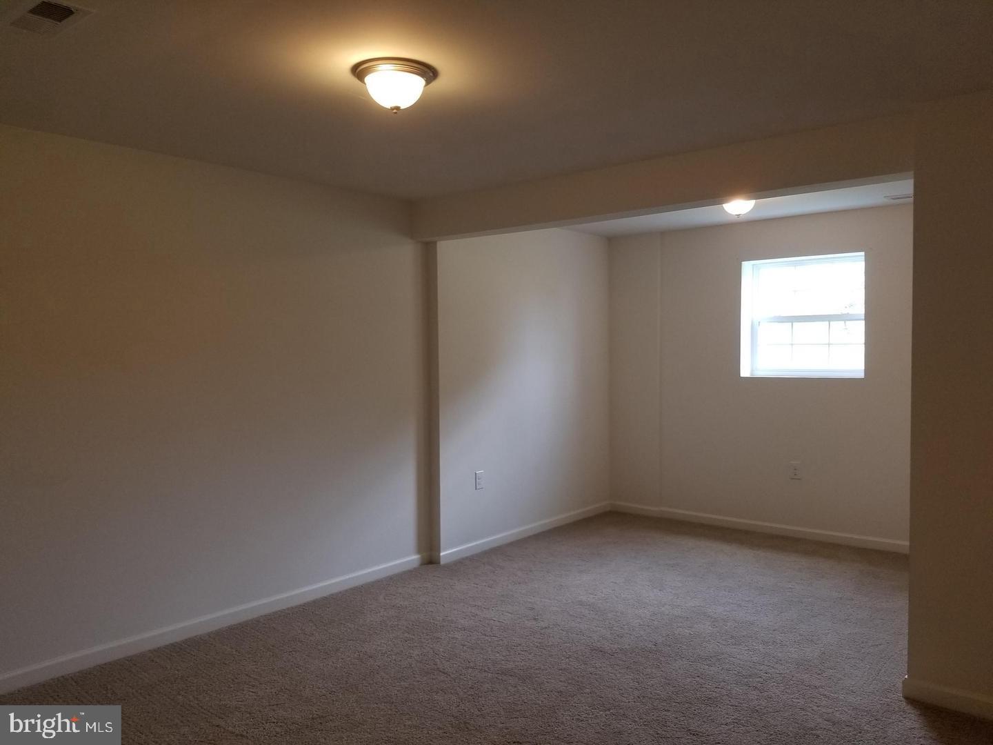 MANOR PARK - Residential Lease