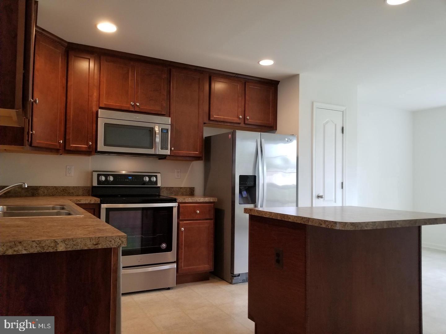 MANOR PARK - Residential Lease