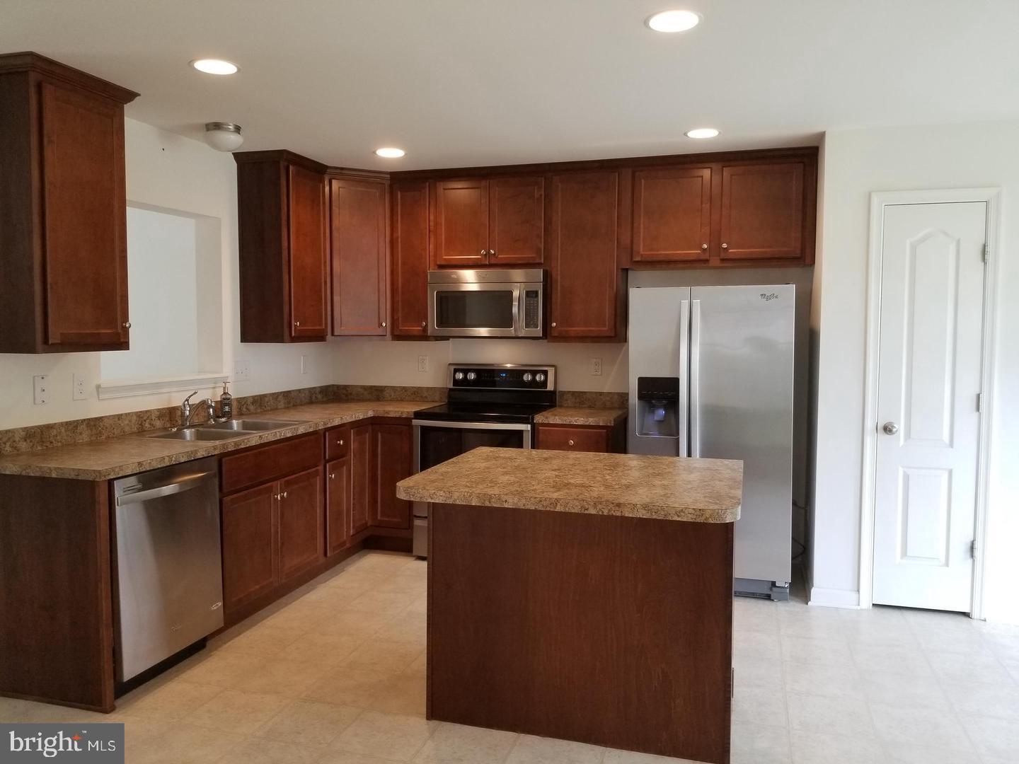 MANOR PARK - Residential Lease