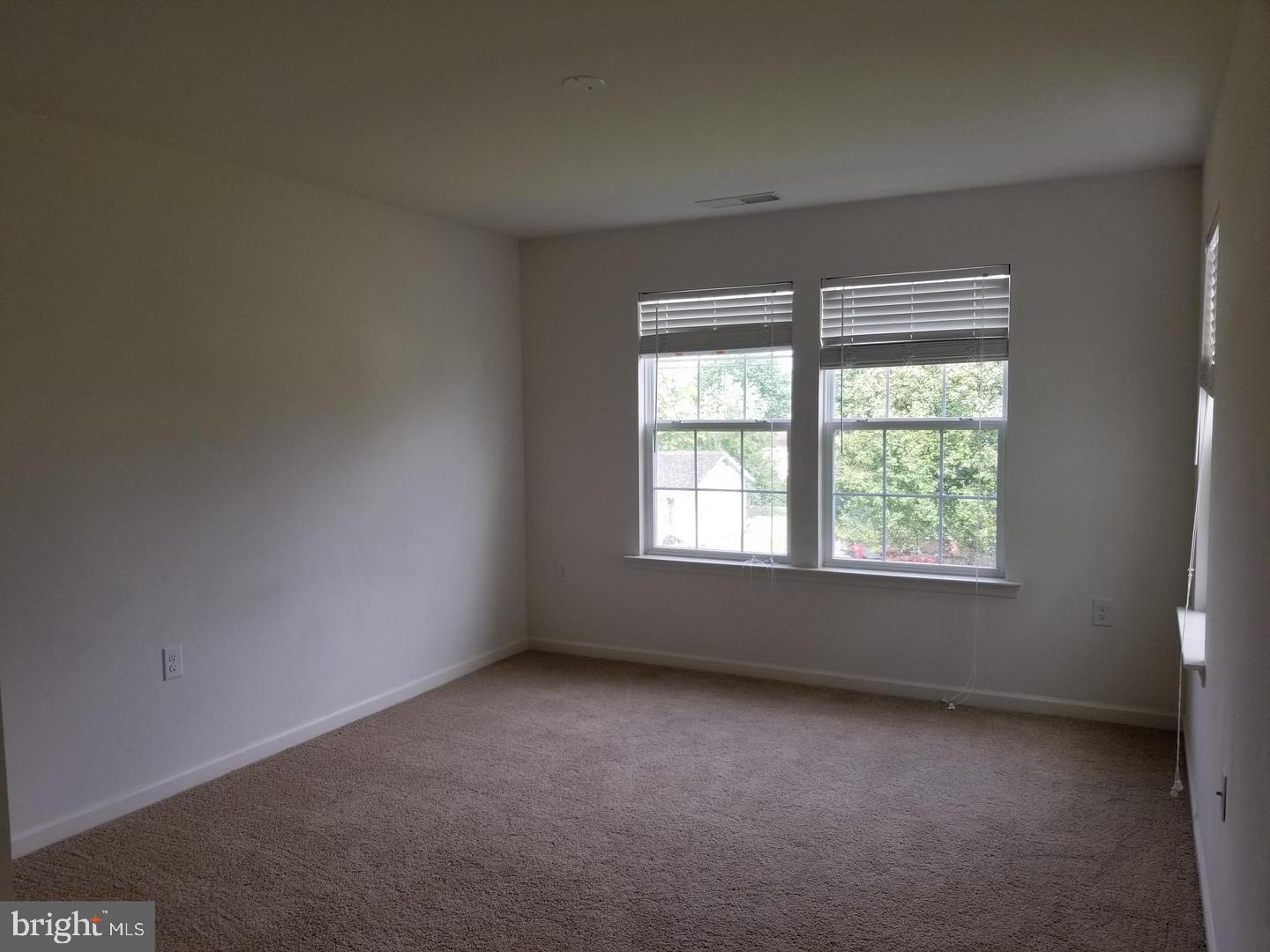 MANOR PARK - Residential Lease