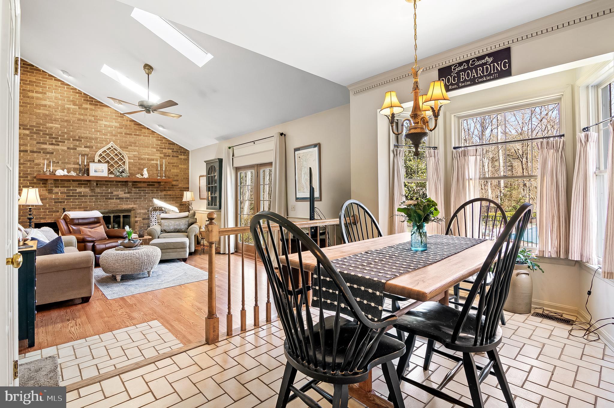 CROWNSVILLE - Residential