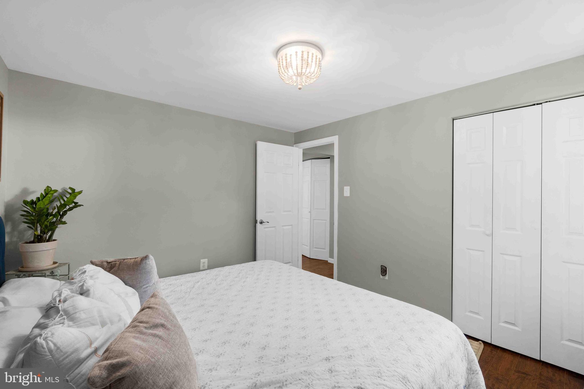 FREETOWN VILLAGE - Residential