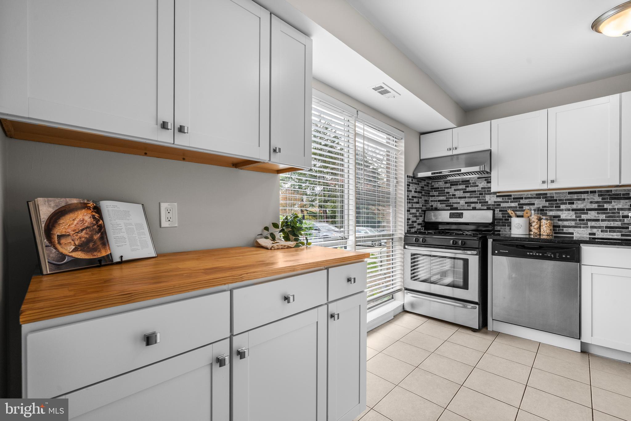 2480 SUN VALLEY CIRCLE 8-D