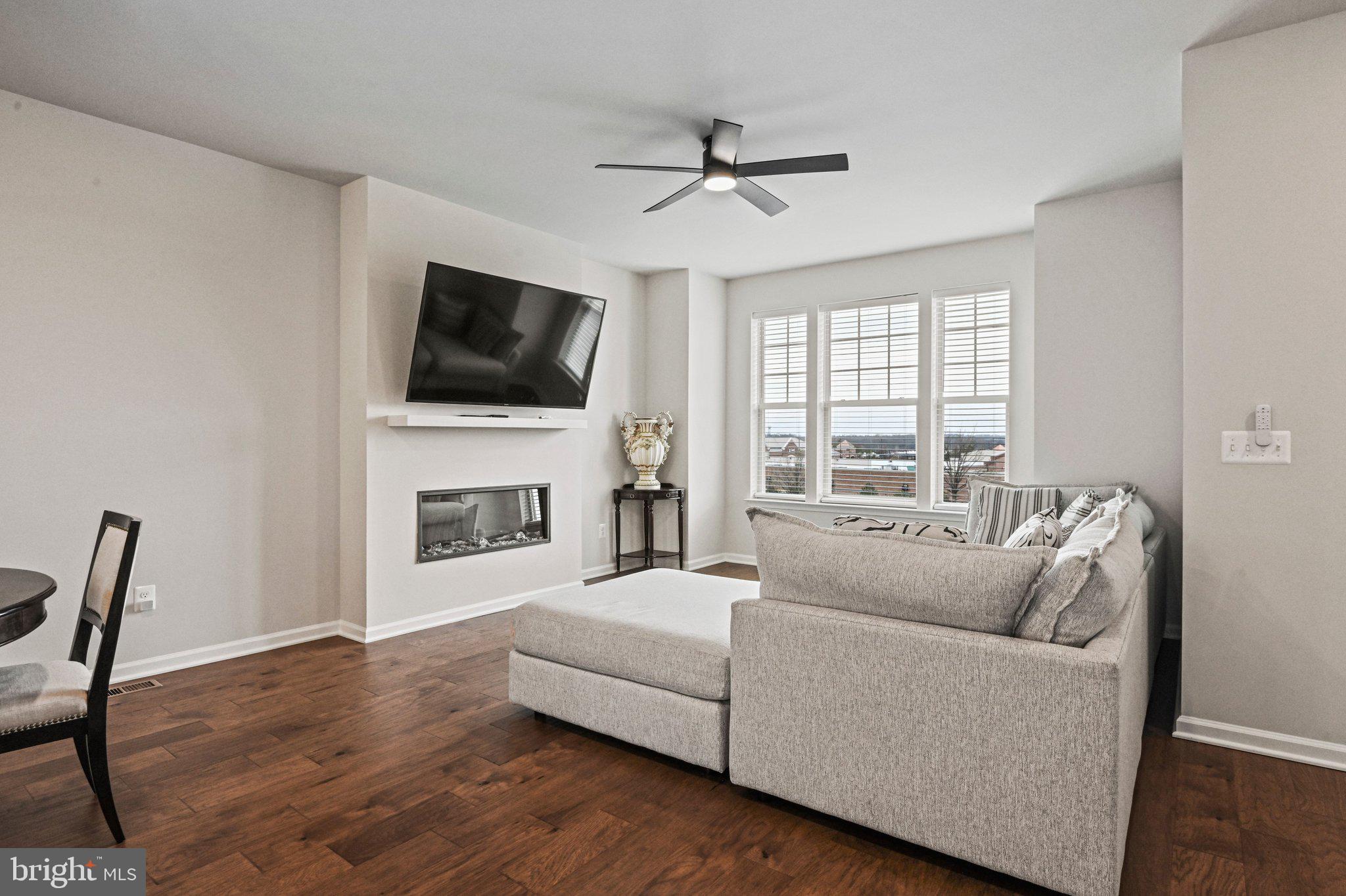 POTOMAC STATION MARKETPLACE - Residential