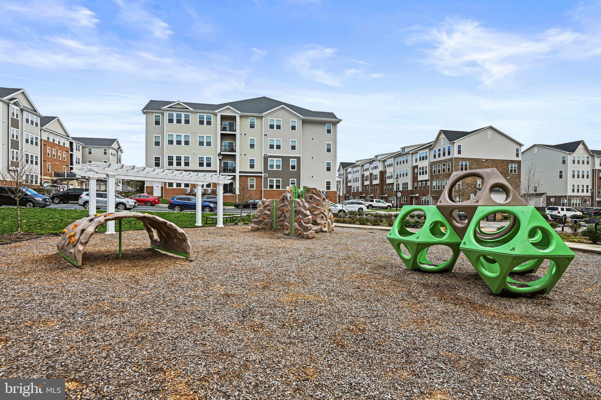 POTOMAC STATION MARKETPLACE - Residential