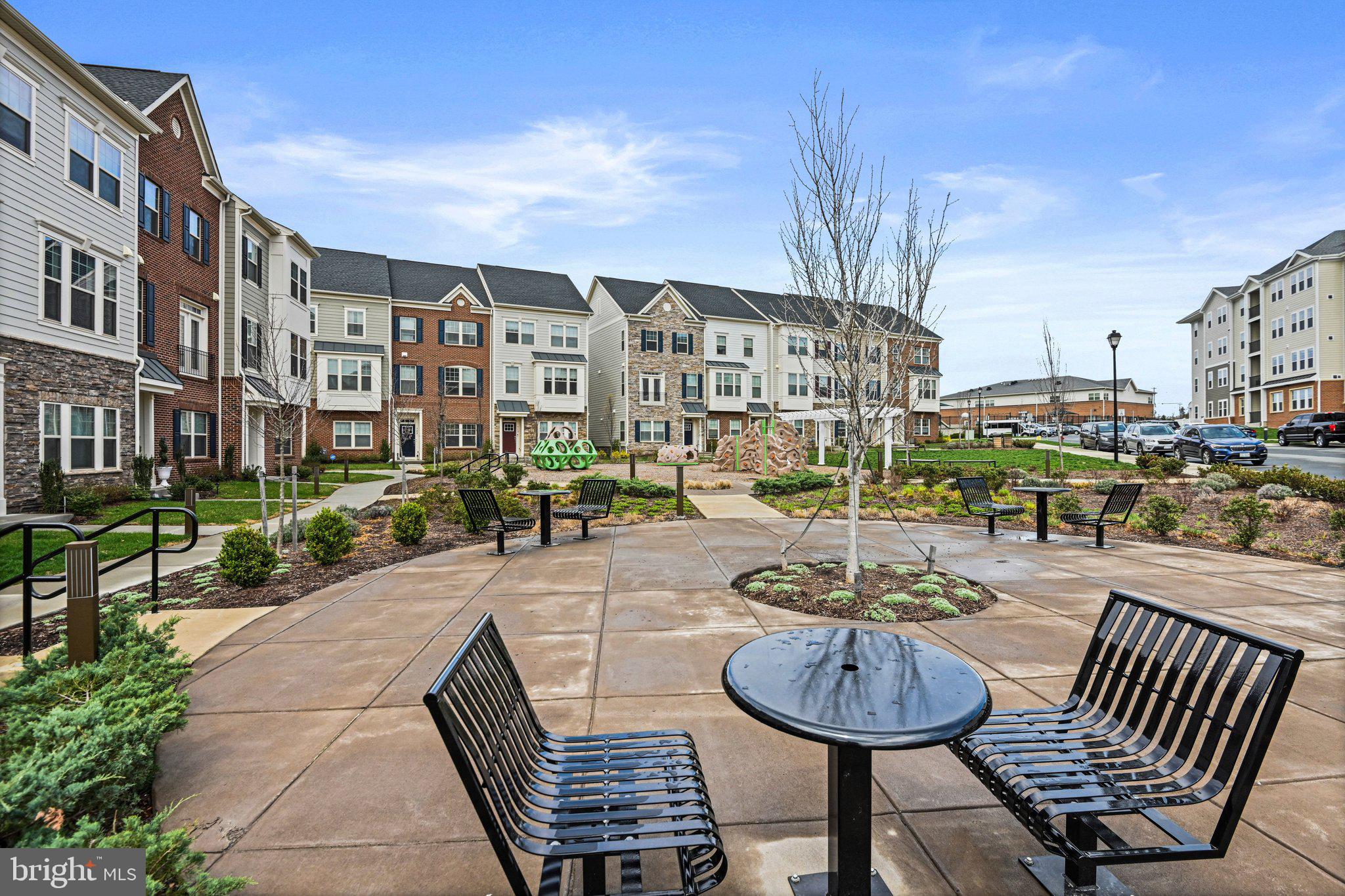 POTOMAC STATION MARKETPLACE - Residential