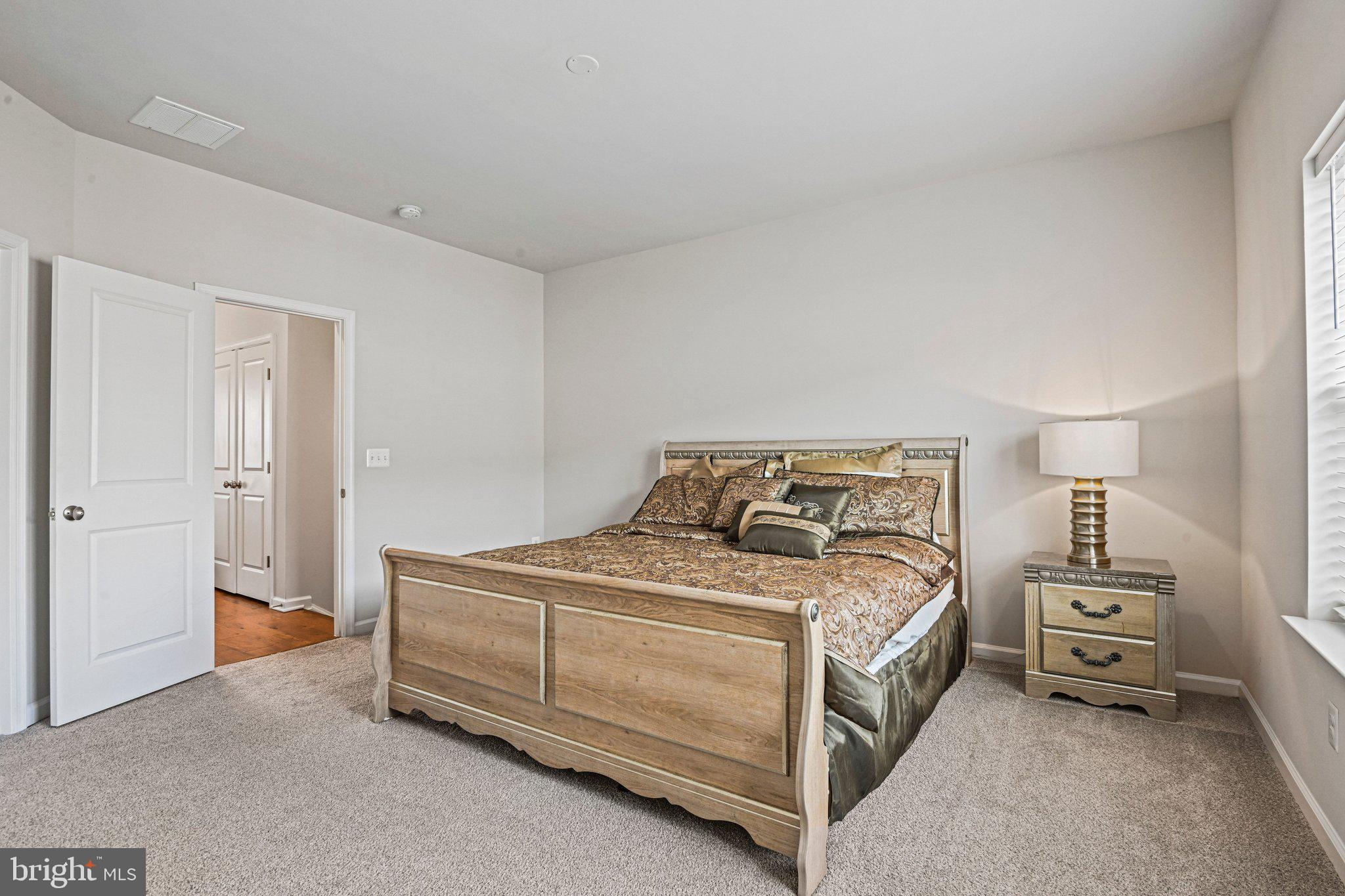 POTOMAC STATION MARKETPLACE - Residential