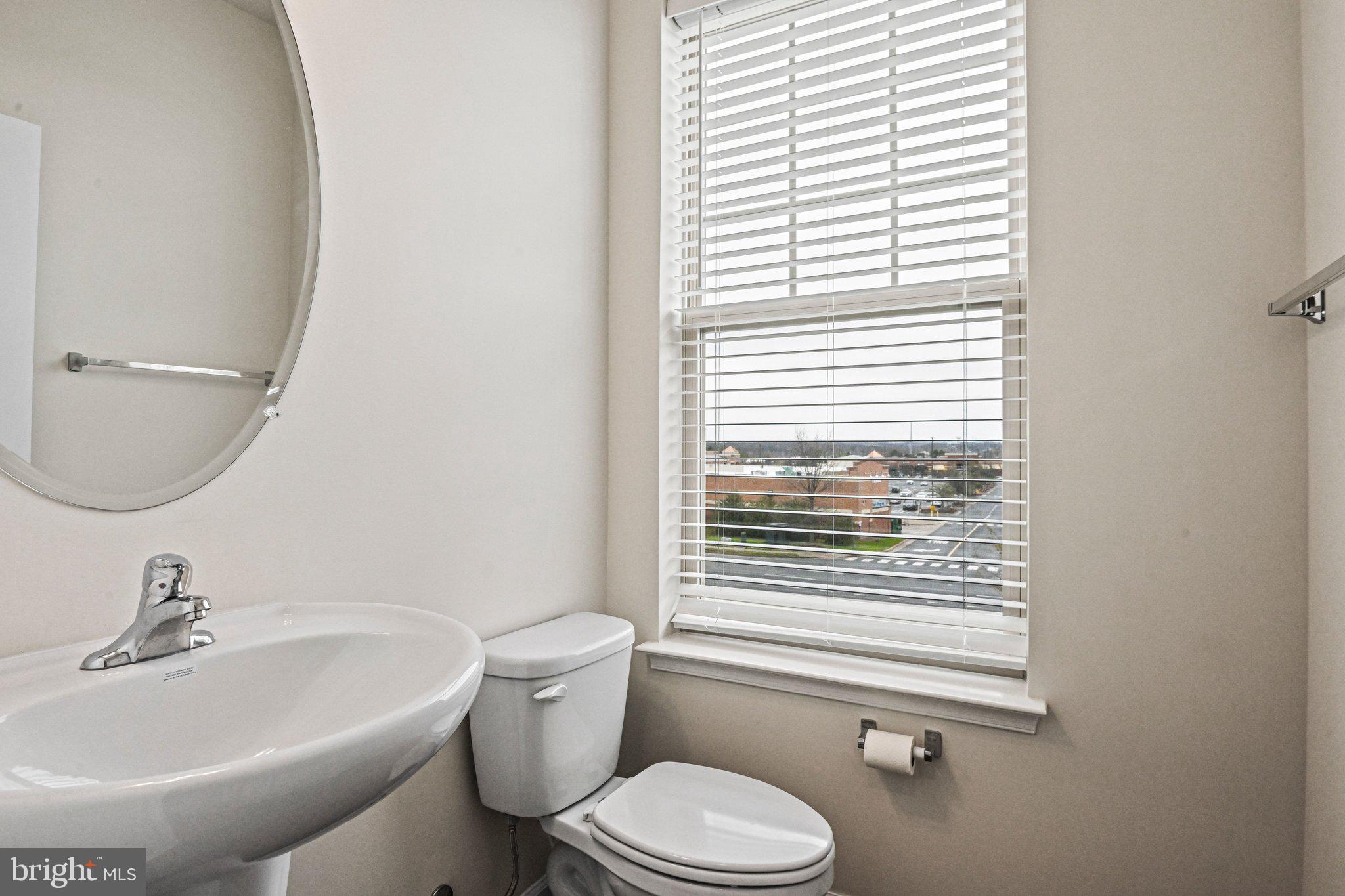 POTOMAC STATION MARKETPLACE - Residential