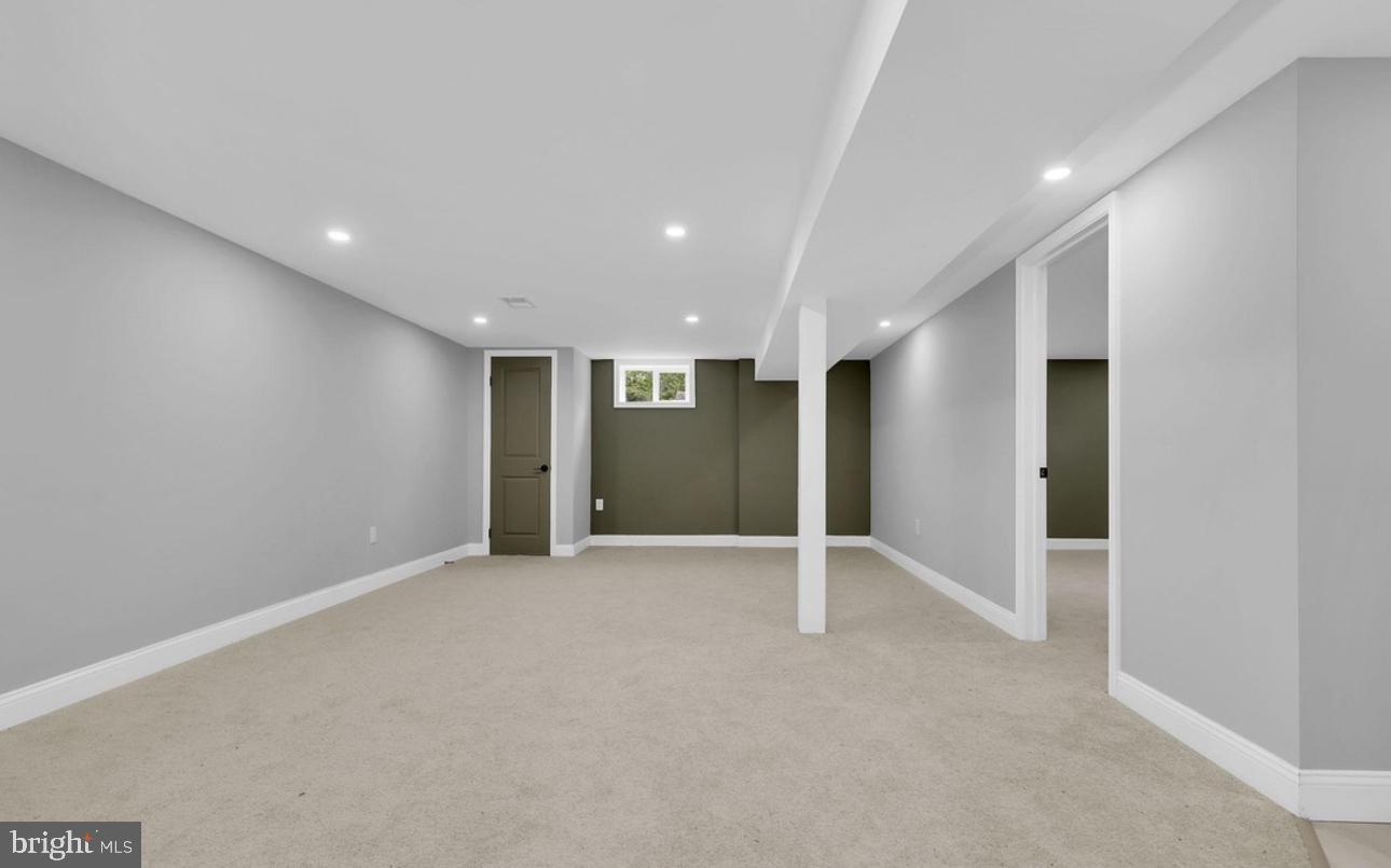 ADELPHI HILLS - Residential Lease